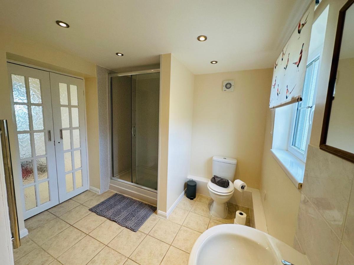 Pheasants Nook Apartment Narberth Exterior photo