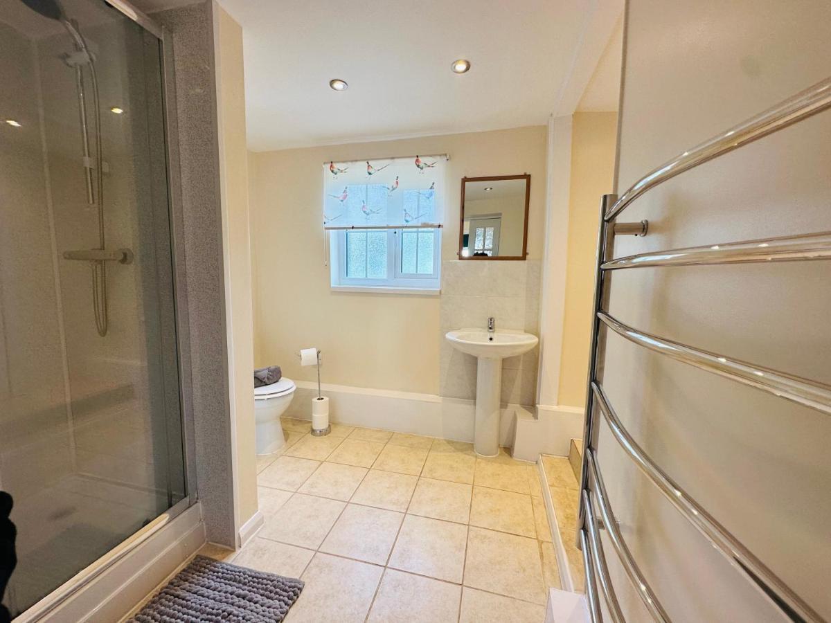 Pheasants Nook Apartment Narberth Exterior photo